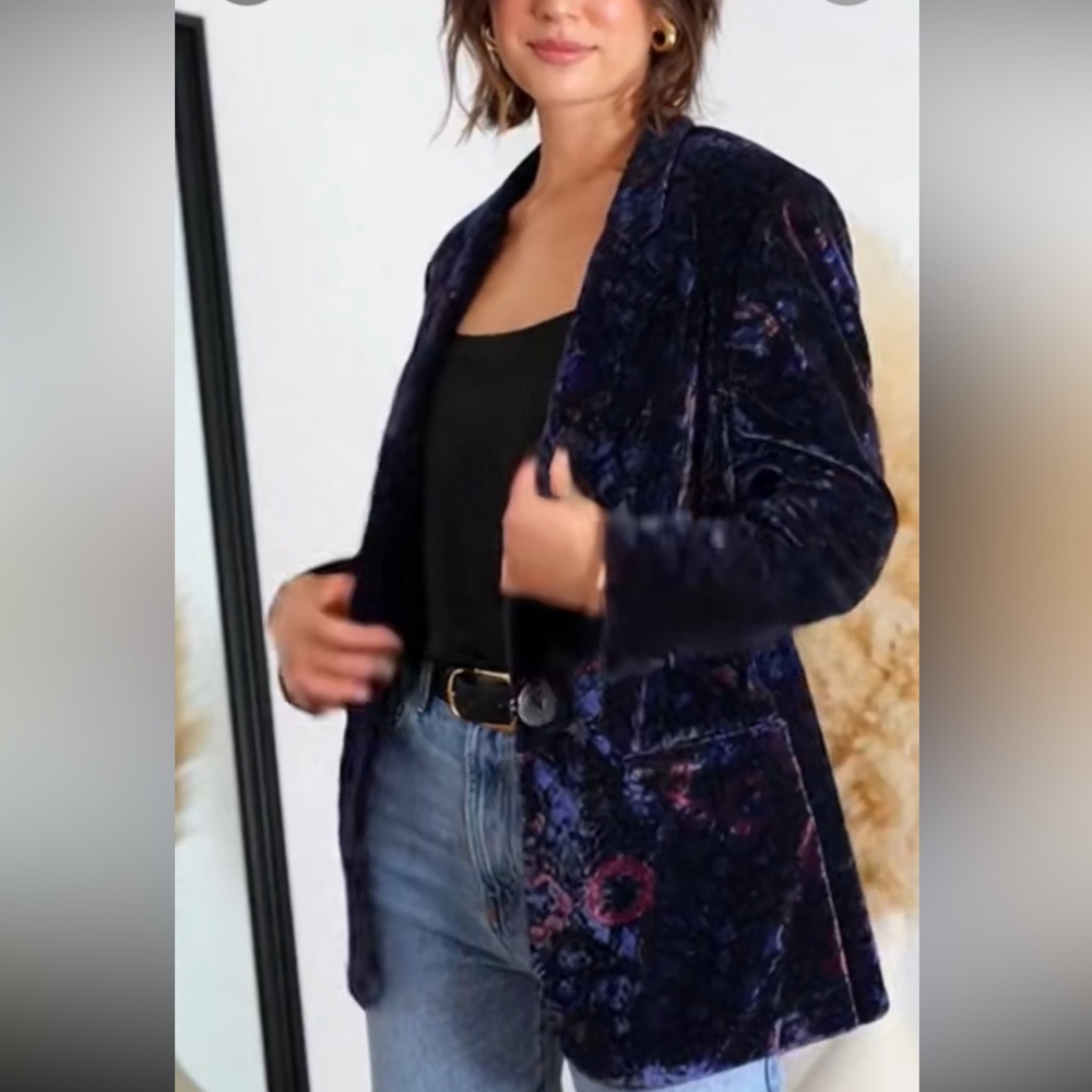 Elegant Velvet Women's Jacket